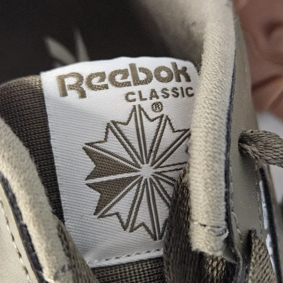 Reebok Classic Leather Army Green Running Sneakers -Men's Size 7 Without Box - Picture 7 of 9